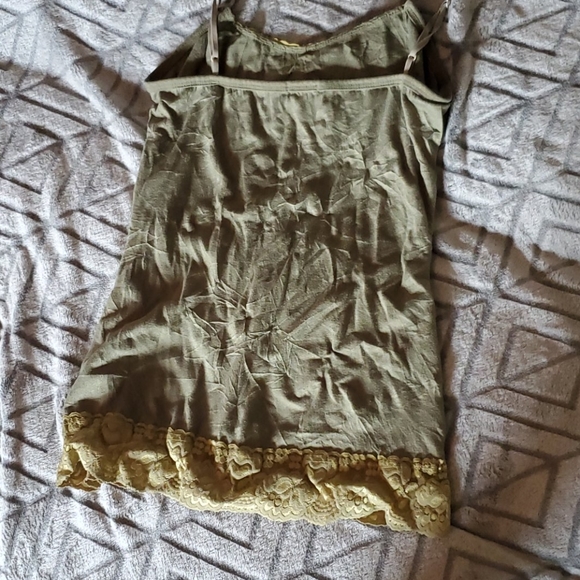 Tanktop - Picture 2 of 3